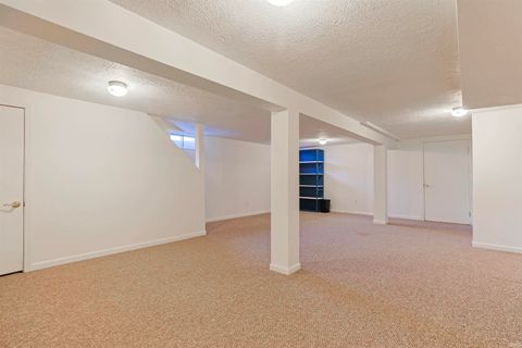 Tiny photo for 18375 Farm Lane, South Bend, IN 46637 (MLS # 202624764)