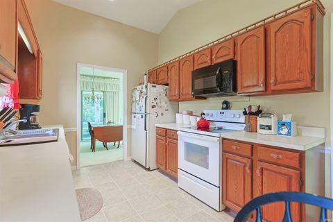 Tiny photo for 18375 Farm Lane, South Bend, IN 46637 (MLS # 202624764)
