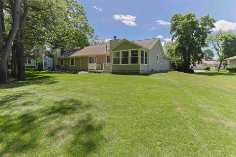 Tiny photo for 18375 Farm Lane, South Bend, IN 46637 (MLS # 202624764)