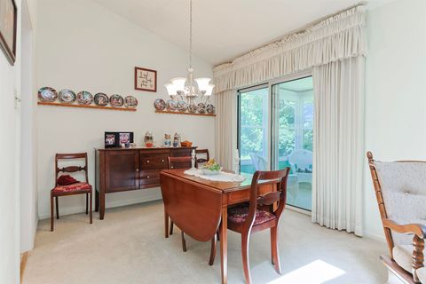 Tiny photo for 18375 Farm Lane, South Bend, IN 46637 (MLS # 202624764)