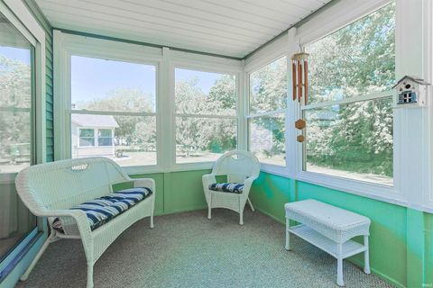 Tiny photo for 18375 Farm Lane, South Bend, IN 46637 (MLS # 202624764)