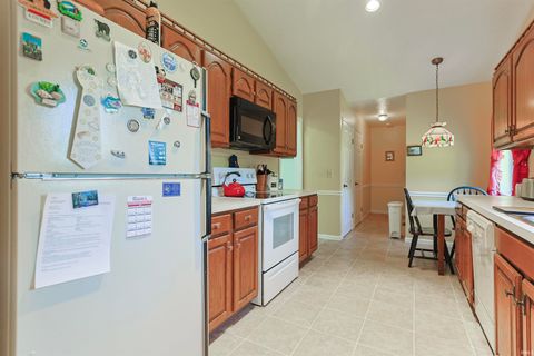 Tiny photo for 18375 Farm Lane, South Bend, IN 46637 (MLS # 202624764)