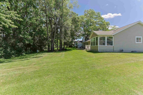 Tiny photo for 18375 Farm Lane, South Bend, IN 46637 (MLS # 202624764)