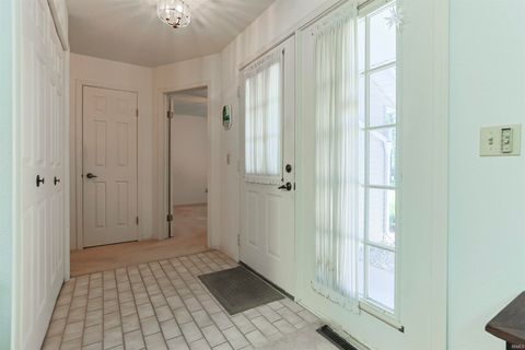 Tiny photo for 18375 Farm Lane, South Bend, IN 46637 (MLS # 202624764)