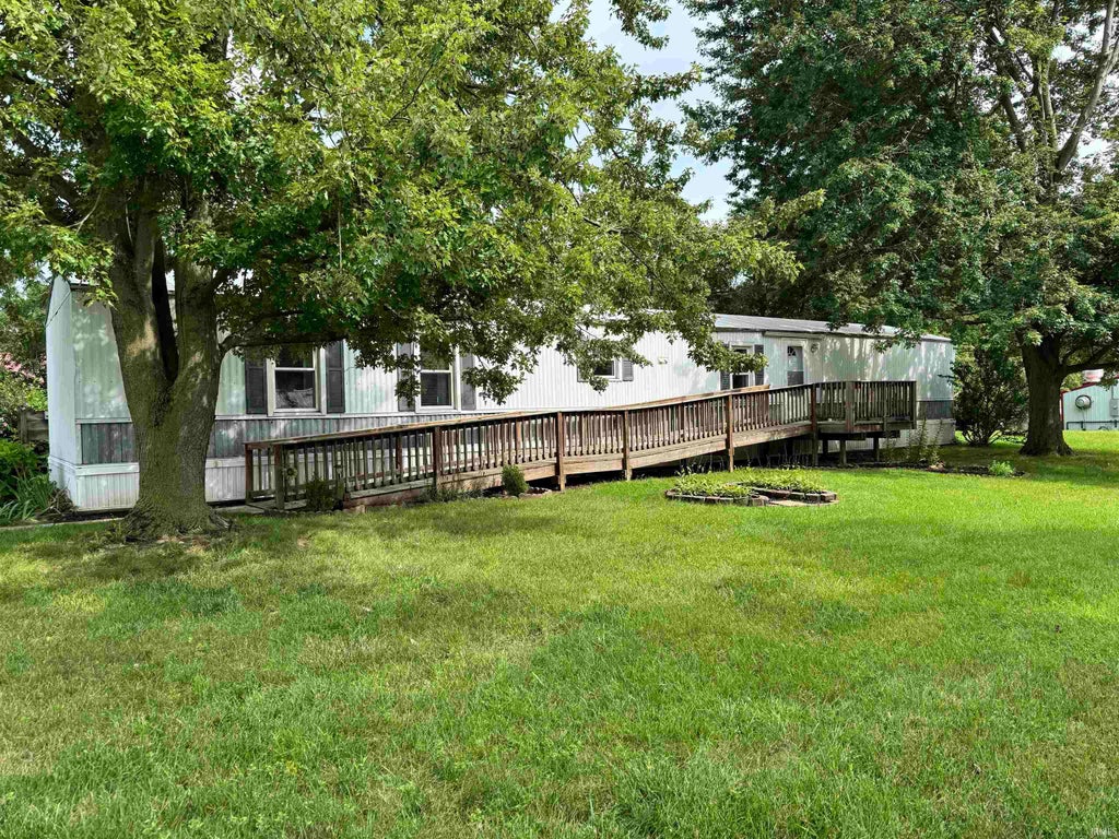 Photo of 402 S Higbee Street, Milford, IN 46542 (MLS # 202633342)