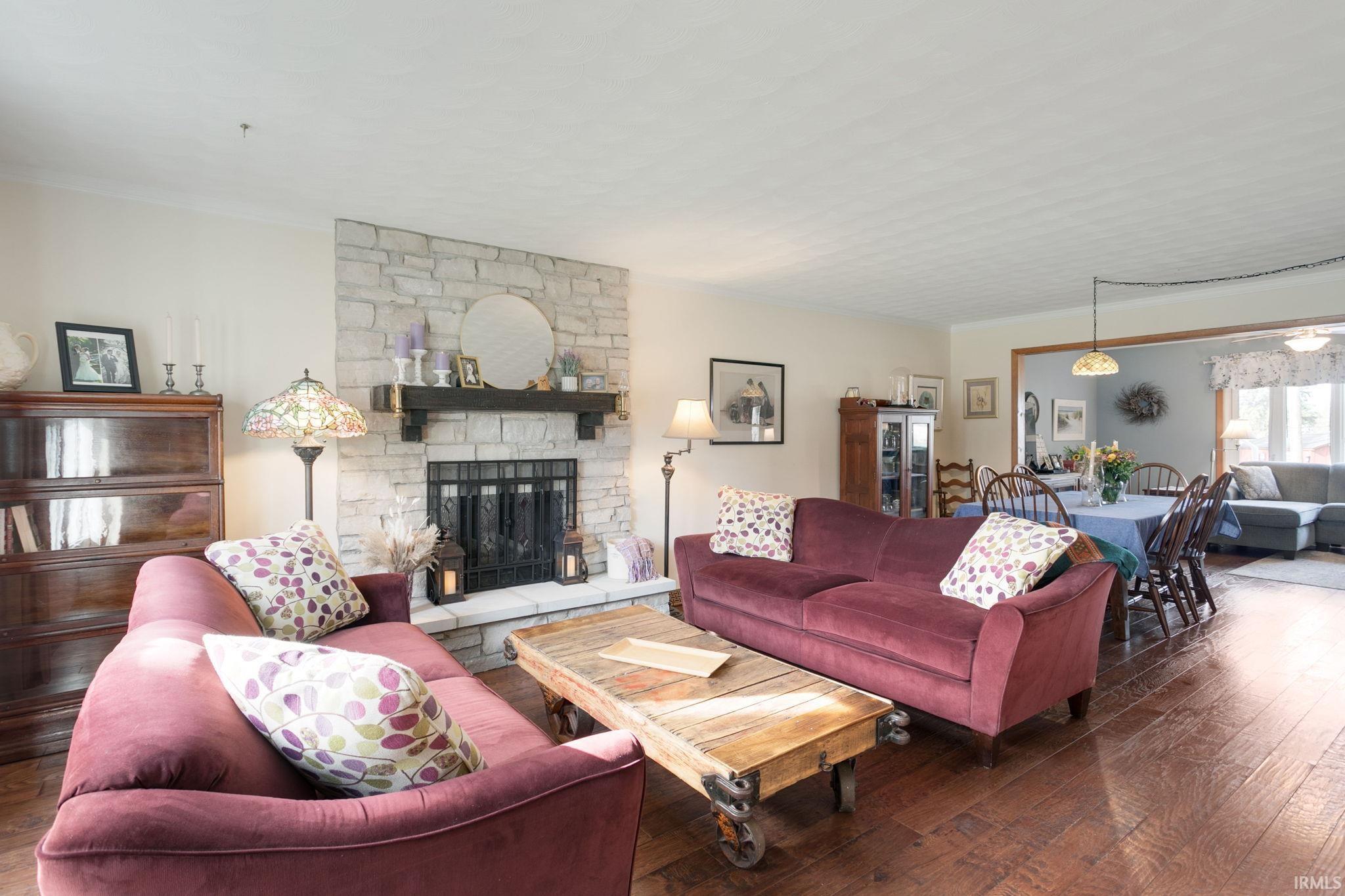 Mishawaka, Indiana 46545, United States, 4 Bedrooms Bedrooms, ,2 BathroomsBathrooms,Residential,Pending,92410