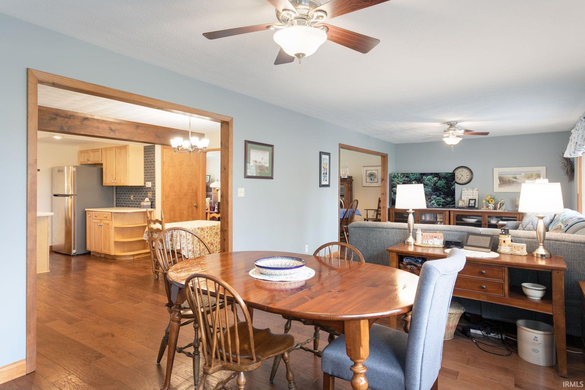 Mishawaka, Indiana 46545, United States, 4 Bedrooms Bedrooms, ,2 BathroomsBathrooms,Residential,Pending,92410