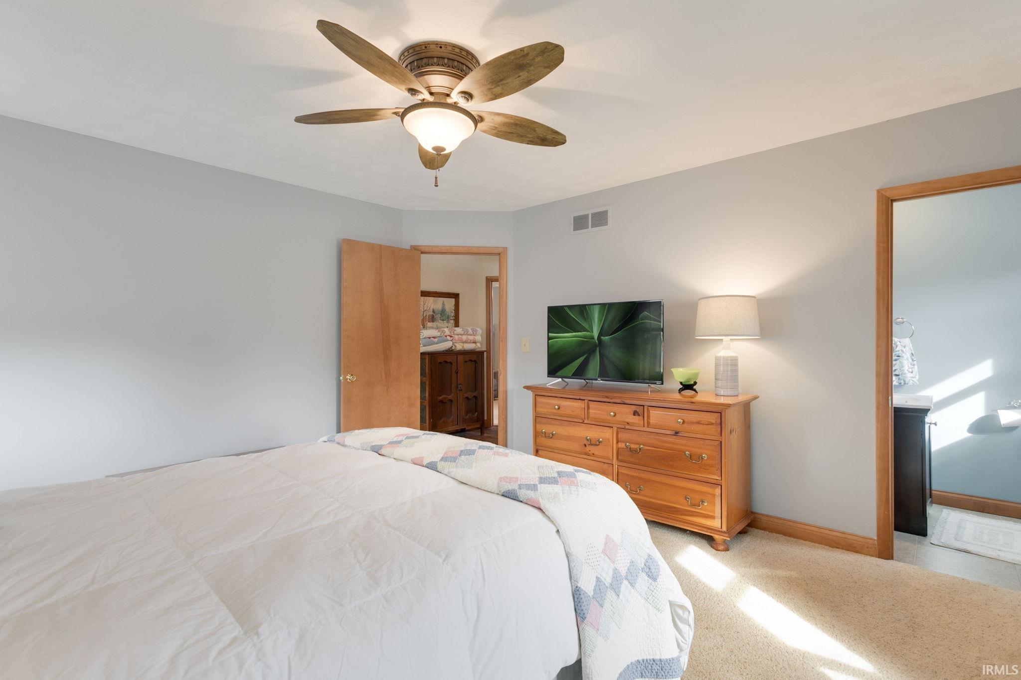 Mishawaka, Indiana 46545, United States, 4 Bedrooms Bedrooms, ,2 BathroomsBathrooms,Residential,Pending,92410