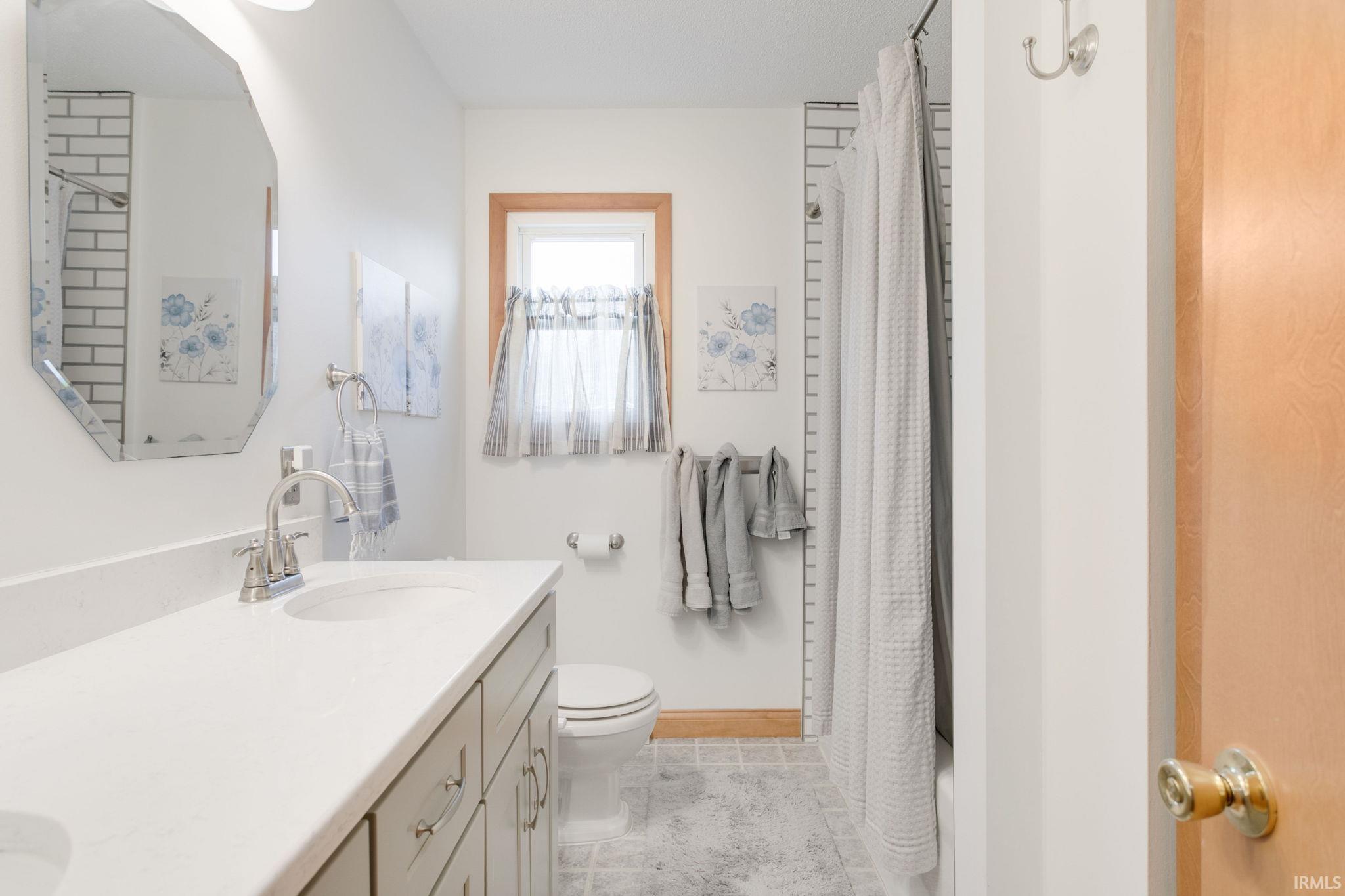 Mishawaka, Indiana 46545, United States, 4 Bedrooms Bedrooms, ,2 BathroomsBathrooms,Residential,Pending,92410