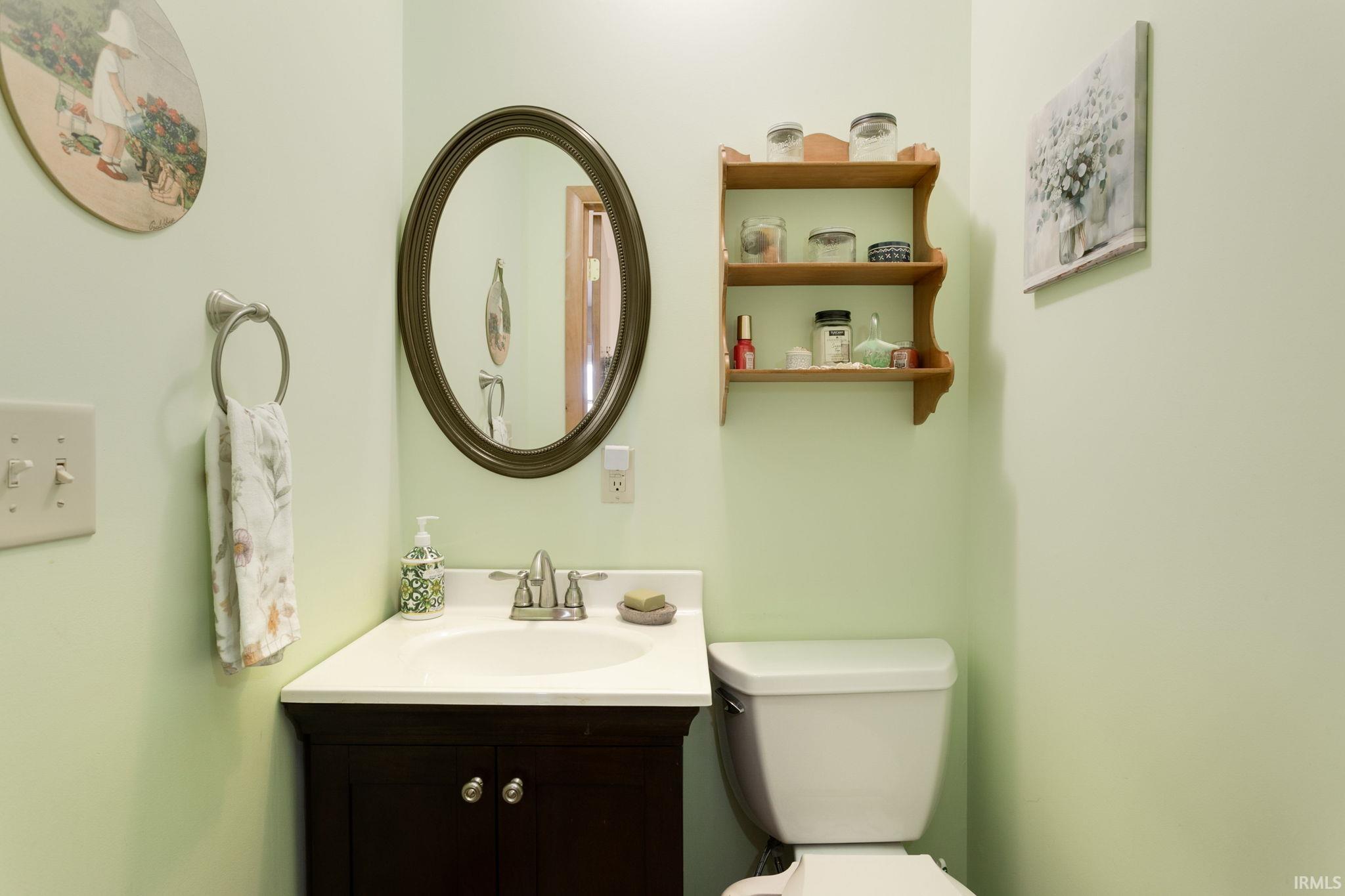 Mishawaka, Indiana 46545, United States, 4 Bedrooms Bedrooms, ,2 BathroomsBathrooms,Residential,Pending,92410