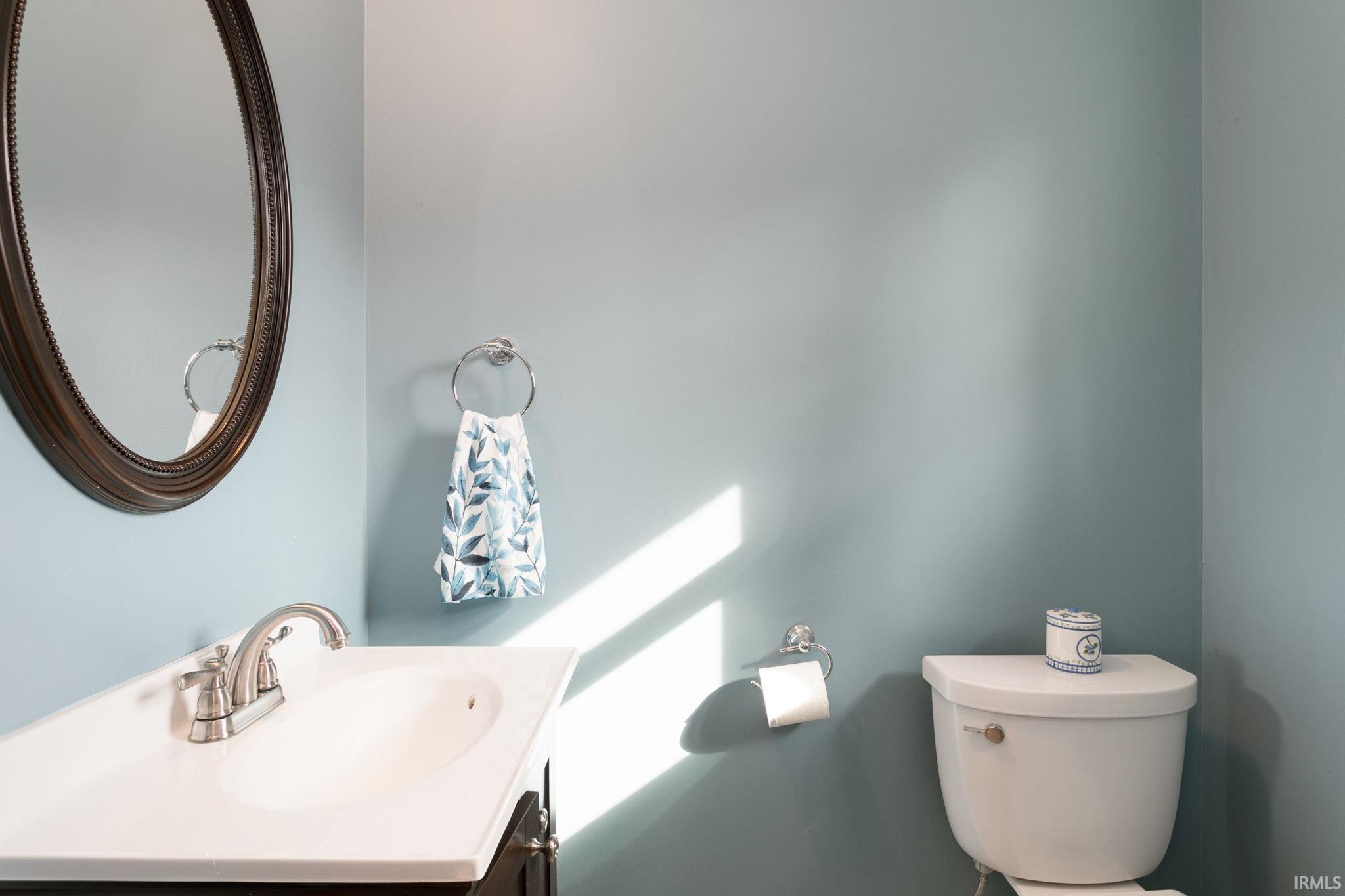 Mishawaka, Indiana 46545, United States, 4 Bedrooms Bedrooms, ,2 BathroomsBathrooms,Residential,Pending,92410