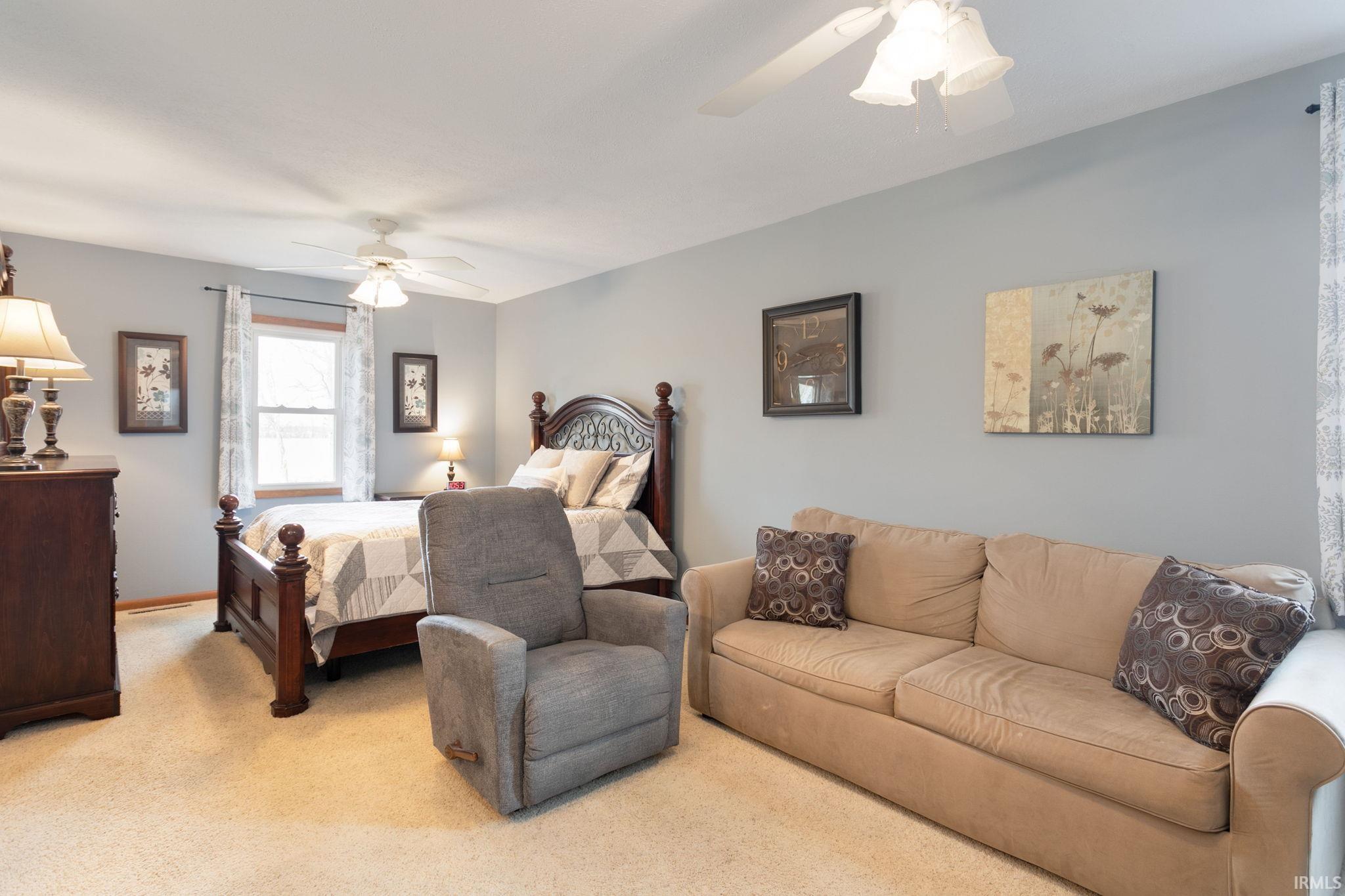 Mishawaka, Indiana 46545, United States, 4 Bedrooms Bedrooms, ,2 BathroomsBathrooms,Residential,Pending,92410