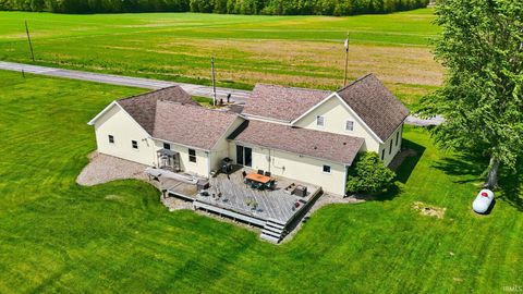 Tiny photo for 8294 S County Farm Road, Claypool, IN 46510 (MLS # 202618298)