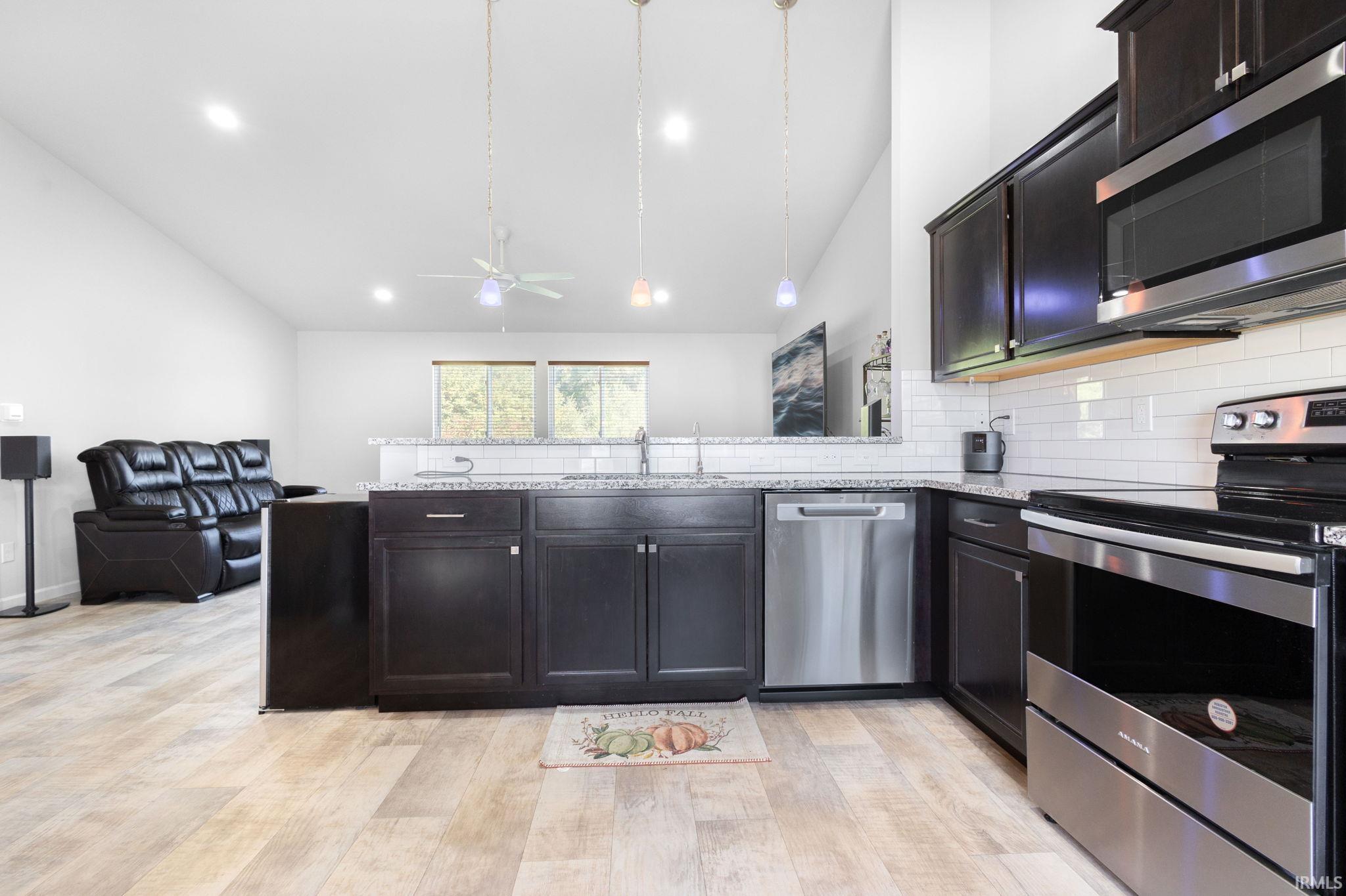 South Bend, Indiana 46619, United States, 3 Bedrooms Bedrooms, ,2 BathroomsBathrooms,Residential,Active,231221