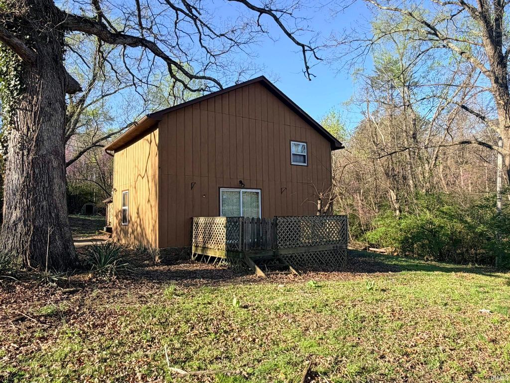 Photo of 1109 W Gourley Pike, Bloomington, IN 47404 (MLS # 202611623)