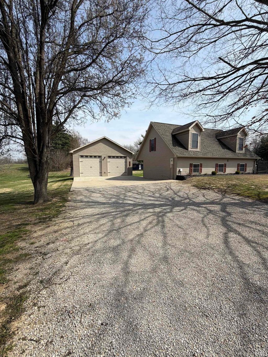 Photo of 2164 S 1200 E, Oakland City, IN 47660 (MLS # 202609988)