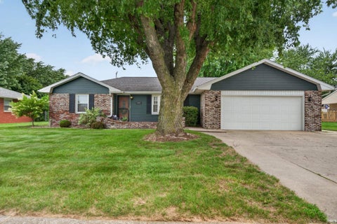 Tiny photo for 1604 E CADILLAC Drive, Kokomo, IN 46902 (MLS # 202632585)