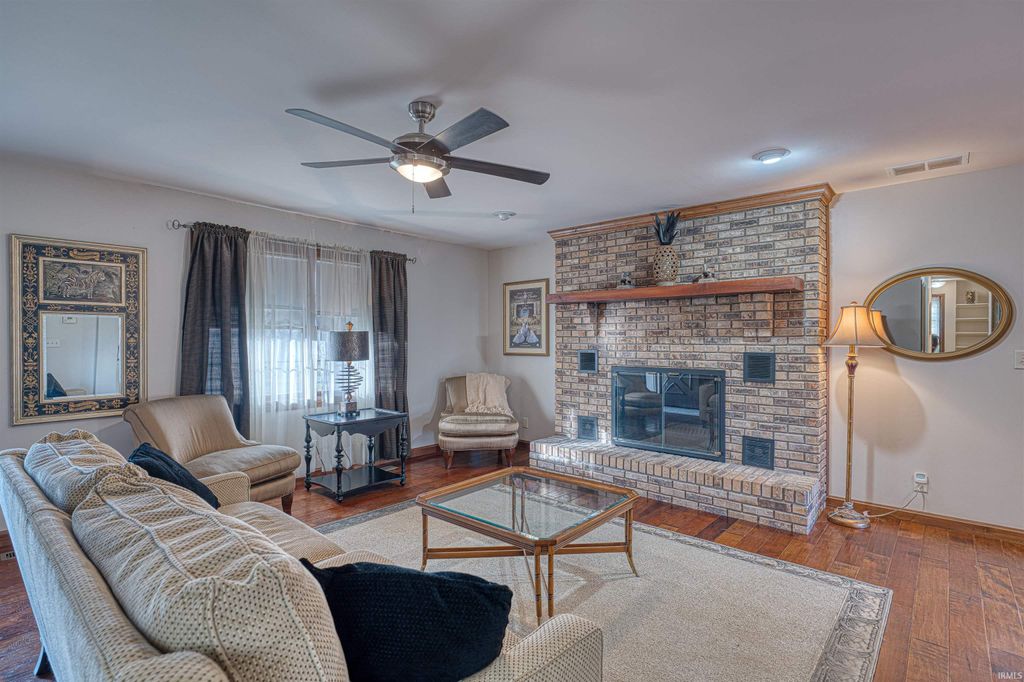 Photo of 2923 - 2925 W MILL Road, Evansville, IN 47720 (MLS # 202548759)