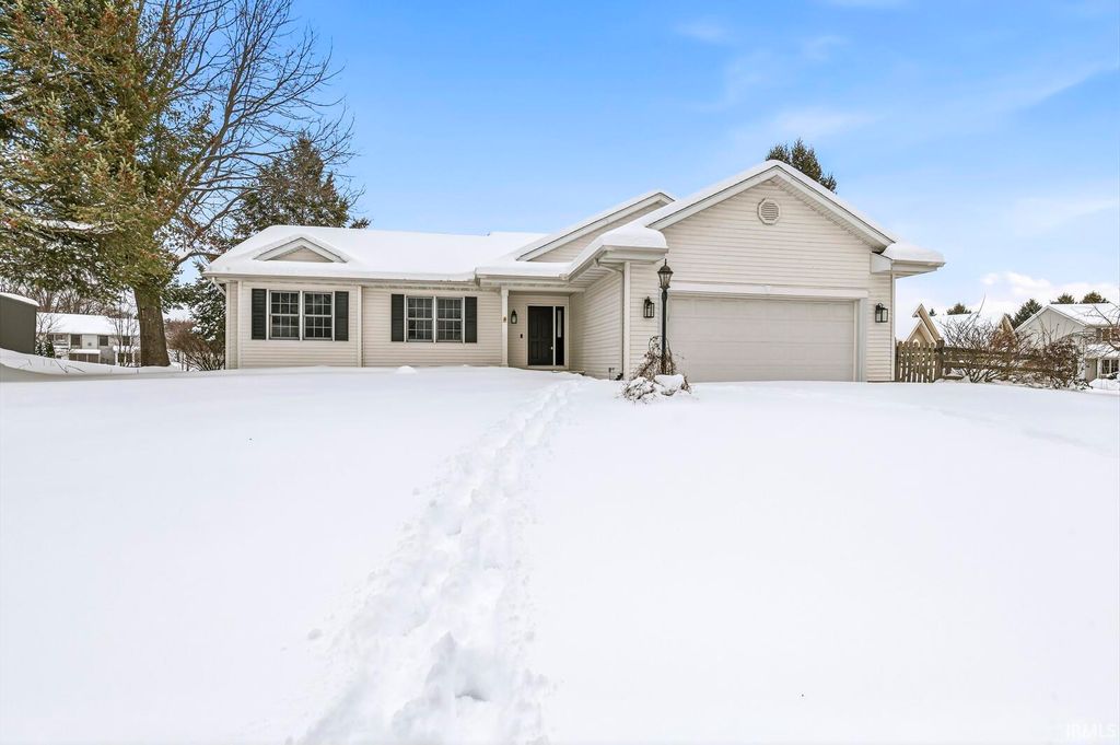 Photo of 33906 Sumerset Lane, New Carlisle, IN 46552 (MLS # 202601845)