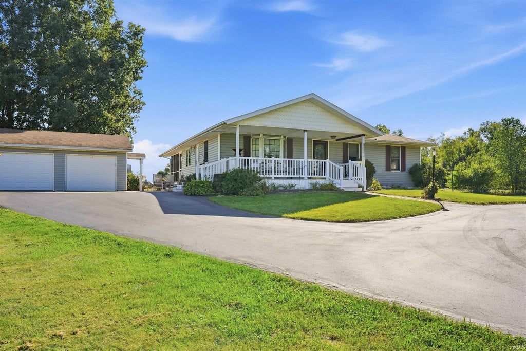Photo of 699 S 600 E, Columbia City, IN 46725 (MLS # 202638637)