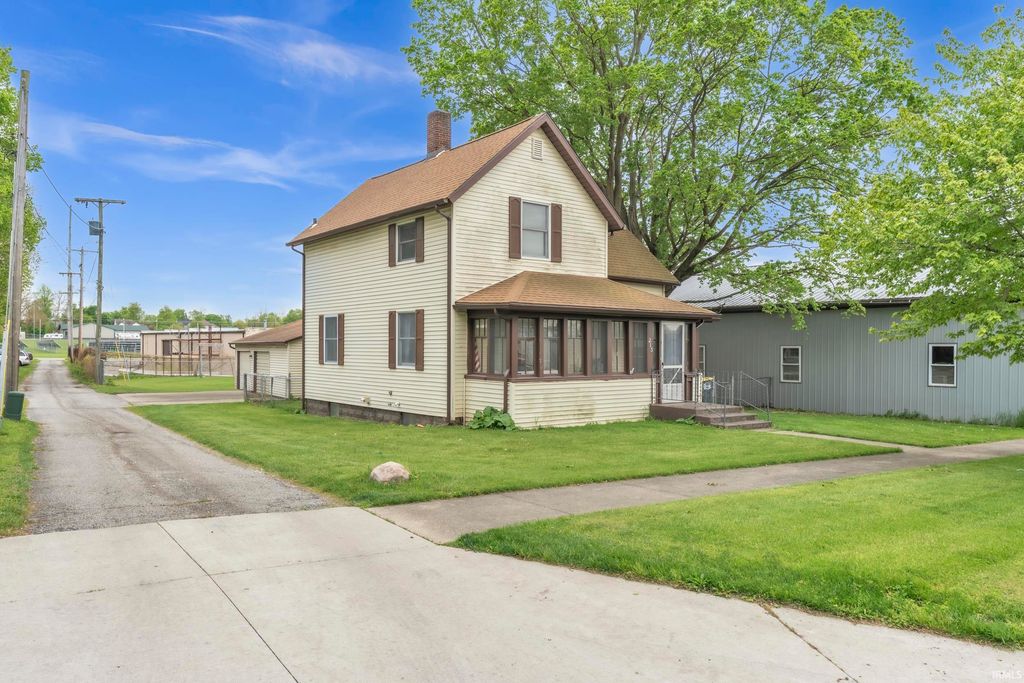 Photo of 215 W Grove Street, Kendallville, IN 46755 (MLS # 202616917)