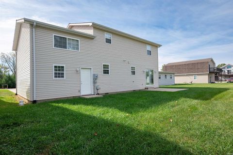 Tiny photo for 328 W Jefferson Street, Upland, IN 46911 (MLS # 202541269)