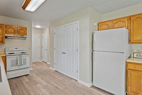 Tiny photo for 328 W Jefferson Street, Upland, IN 46911 (MLS # 202541269)