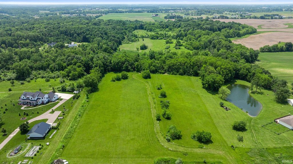 Photo of 11325 W North County Line Road, Churubusco, IN 46723 (MLS # 202612676)