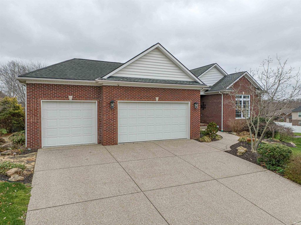 Photo of 909 Uriel Court, Evansville, IN 47725 (MLS # 202609801)