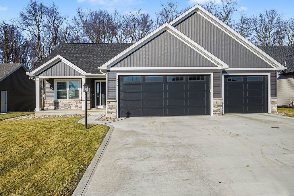 Photo of 2579 Timberstone Drive, Elkhart, IN 46514 (MLS # 202601285)