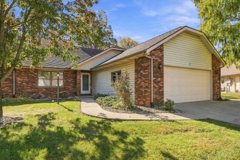Tiny photo for 371 Baythorne Drive, Warsaw, IN 46580 (MLS # 202644947)