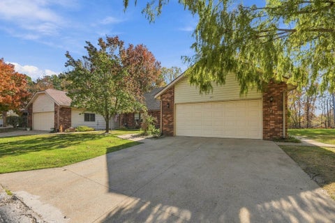 Tiny photo for 371 Baythorne Drive, Warsaw, IN 46580 (MLS # 202644947)