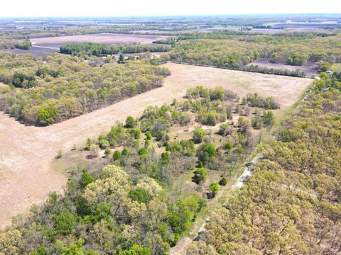 Tiny photo for 700 E 250 N, Grovertown, IN 46531 (MLS # 202618702)