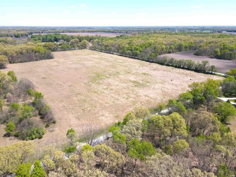 Tiny photo for 700 E 250 N, Grovertown, IN 46531 (MLS # 202618702)