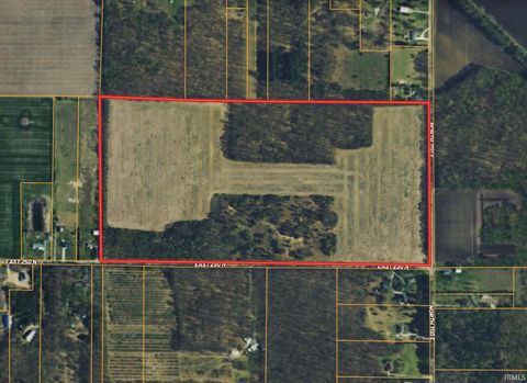 Tiny photo for 700 E 250 N, Grovertown, IN 46531 (MLS # 202618702)