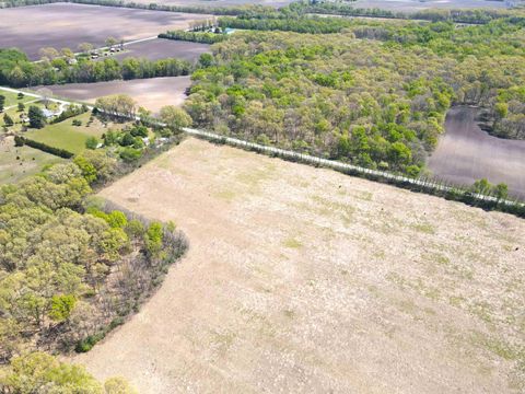 Tiny photo for 700 E 250 N, Grovertown, IN 46531 (MLS # 202618702)