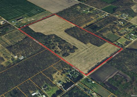 Tiny photo for 700 E 250 N, Grovertown, IN 46531 (MLS # 202618702)