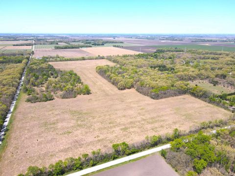 Tiny photo for 700 E 250 N, Grovertown, IN 46531 (MLS # 202618702)