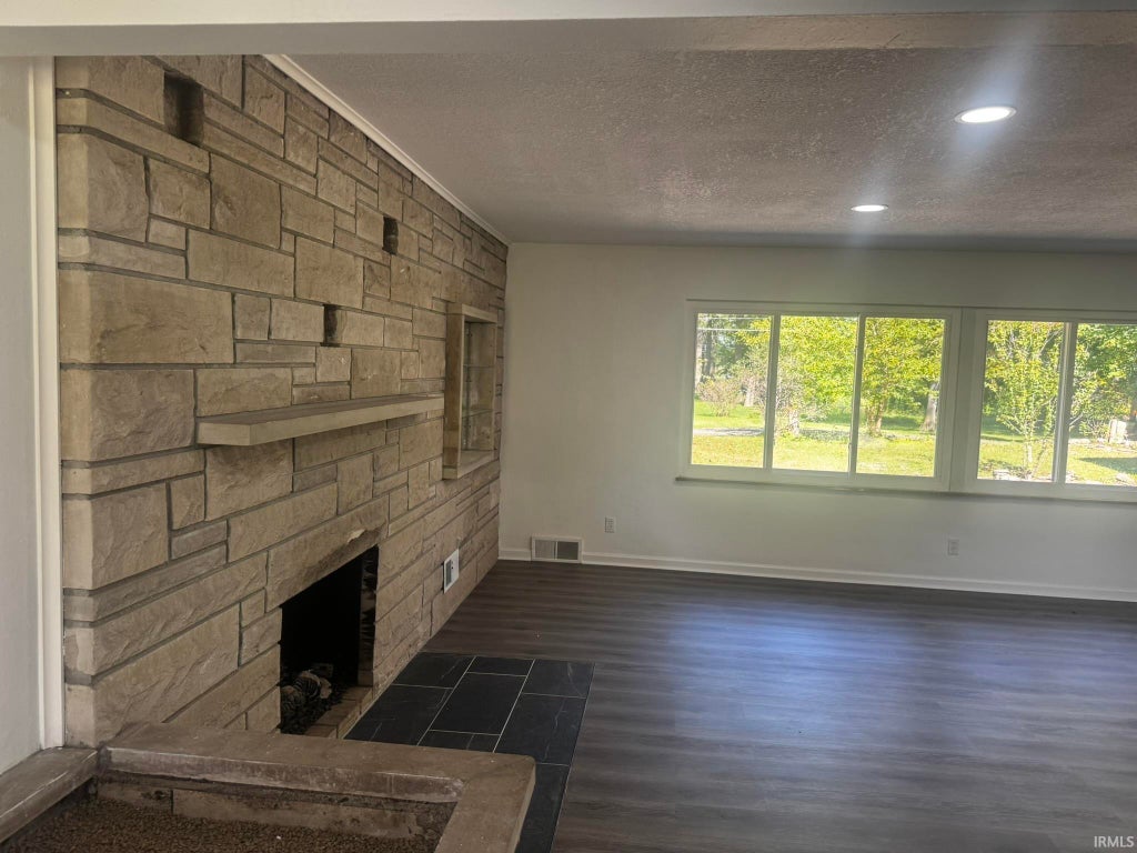 Photo of 816 Ludwig Park Drive, Fort Wayne, IN 46825 (MLS # 202641472)
