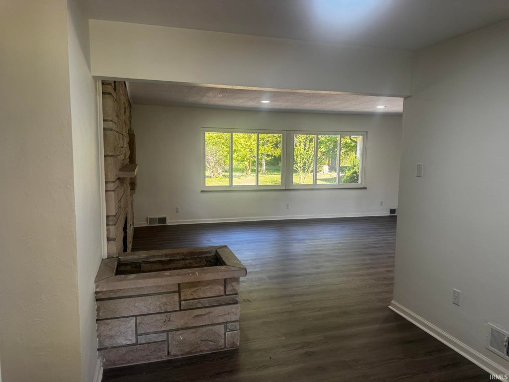Photo of 816 Ludwig Park Drive, Fort Wayne, IN 46825 (MLS # 202641472)