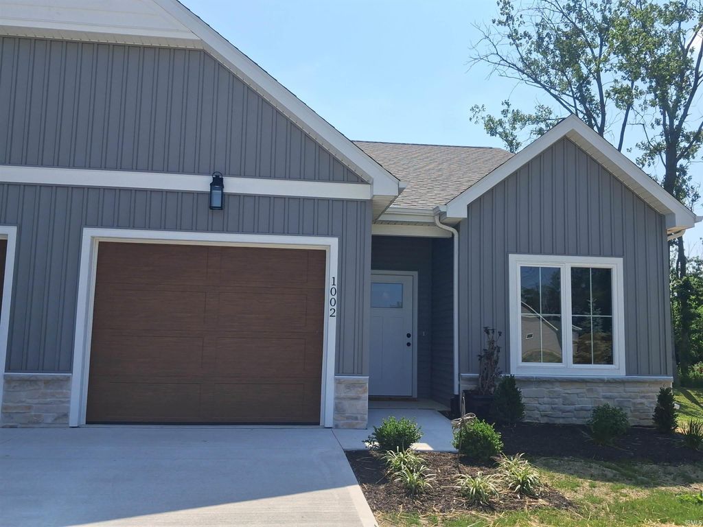 Photo of 1002 Emilee Court, Fort Wayne, IN 46825 (MLS # 202626664)