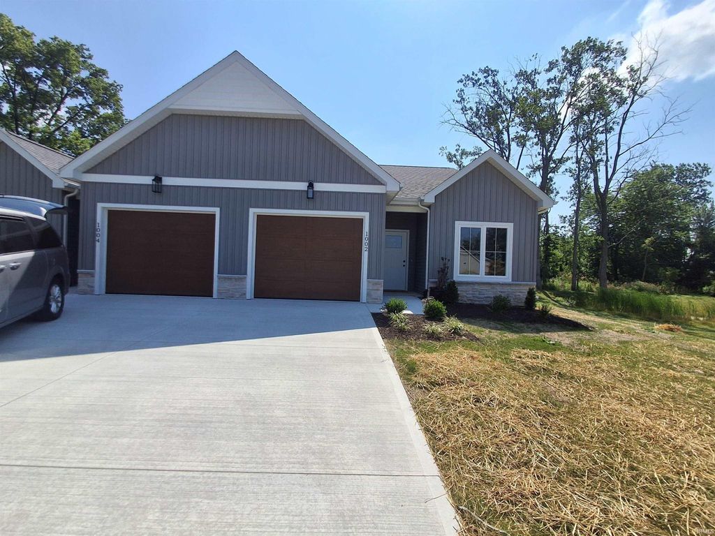 Photo of 1002 Emilee Court, Fort Wayne, IN 46825 (MLS # 202626664)