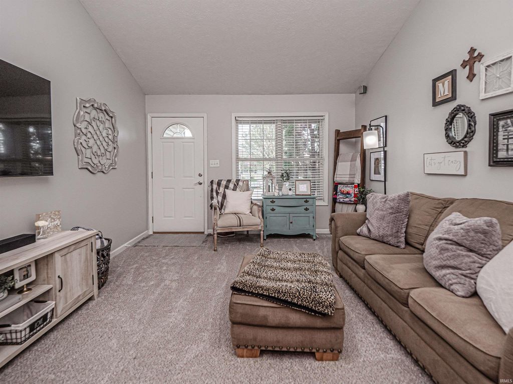 Photo of 4424 Strathmoor Drive, Evansville, IN 47711 (MLS # 202610875)