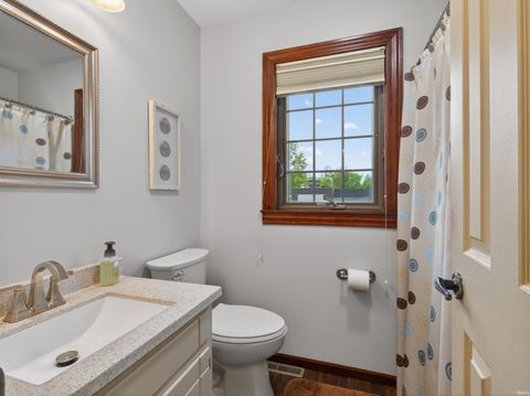 Tiny photo for 416 Hawthorne Place, Auburn, IN 46706 (MLS # 202616211)