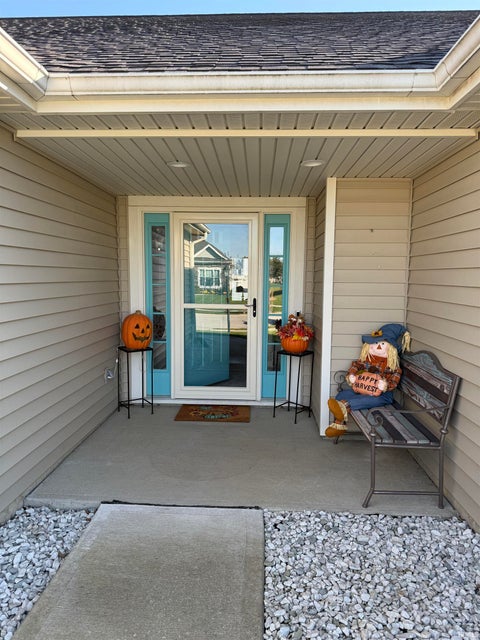 Tiny photo for 548 Caracol Court, Fort Wayne, IN 46845 (MLS # 202641572)