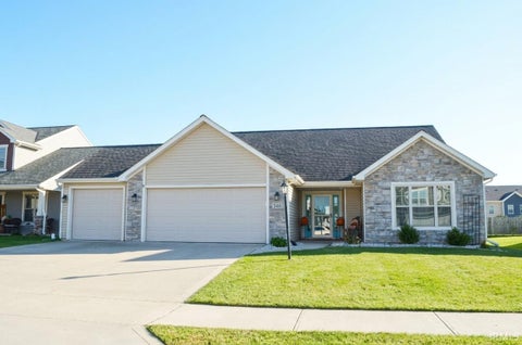 Photo of 548 Caracol Court, Fort Wayne, IN 46845 (MLS # 202641572)