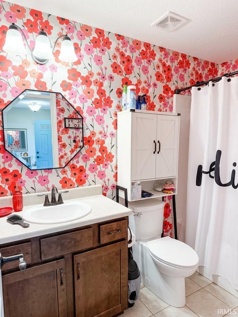 Tiny photo for 548 Caracol Court, Fort Wayne, IN 46845 (MLS # 202641572)