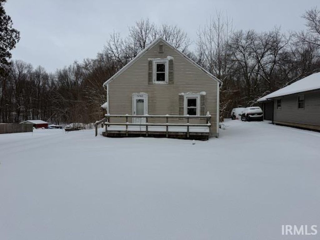 Photo of 54865 Edgewater Drive, South Bend, IN 46628 (MLS # 202605614)