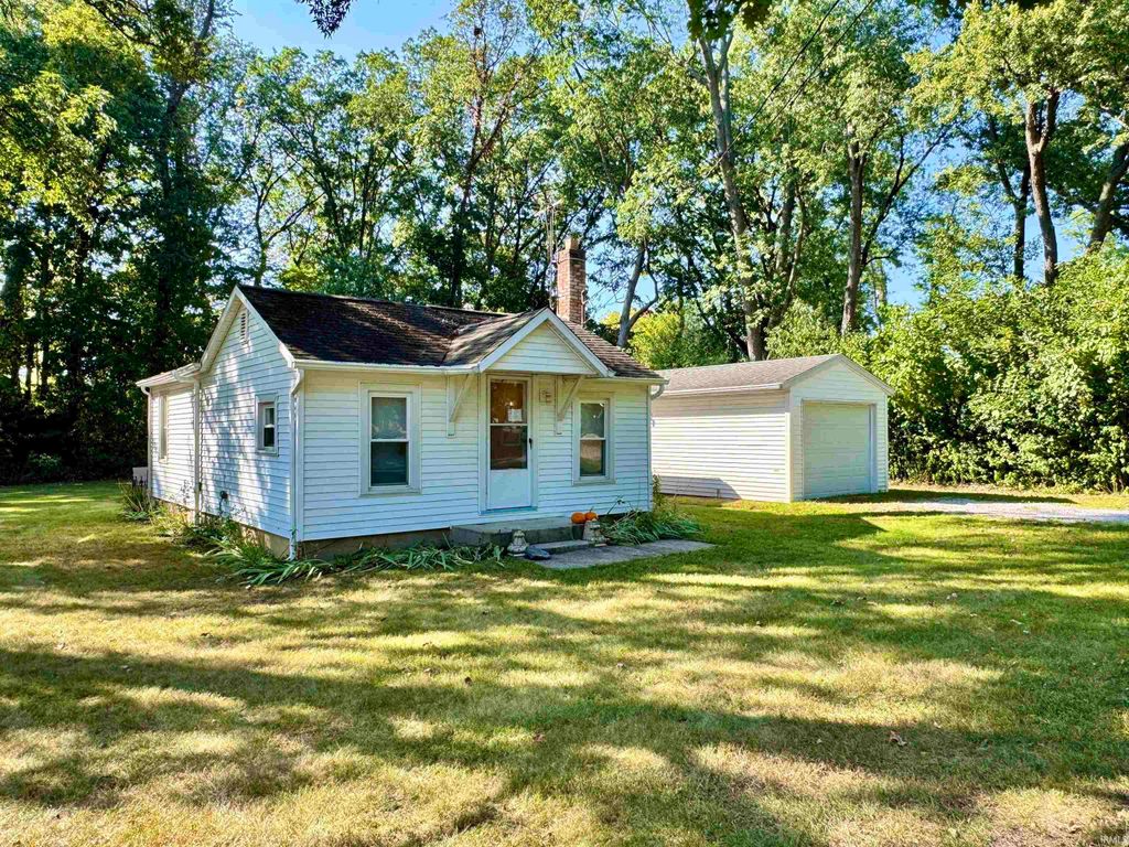 Photo of 56365 Strathmore Drive, Elkhart, IN 46516 (MLS # 202537532)