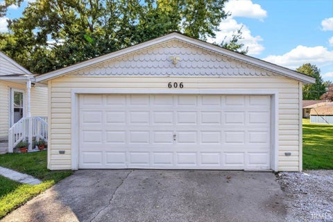 Tiny photo for 606 S Park Place, Fowler, IN 47944 (MLS # 202642109)